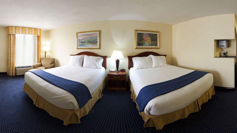 Holiday Inn Express & Suites Atlanta Perimeter Mall Hotel By Ihg Sandy Springs Exterior foto