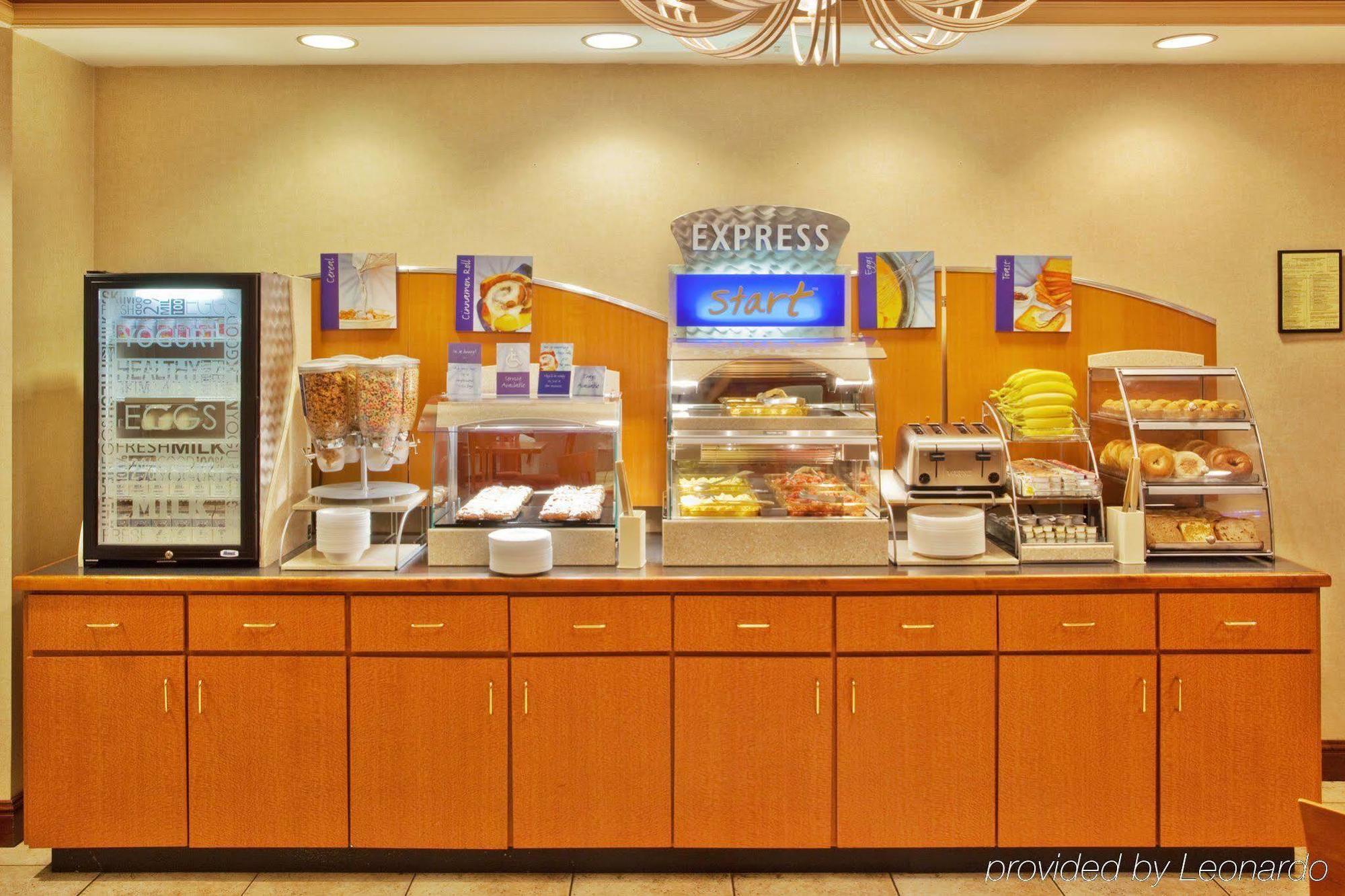 Holiday Inn Express & Suites Atlanta Perimeter Mall Hotel By Ihg Sandy Springs Restaurant foto