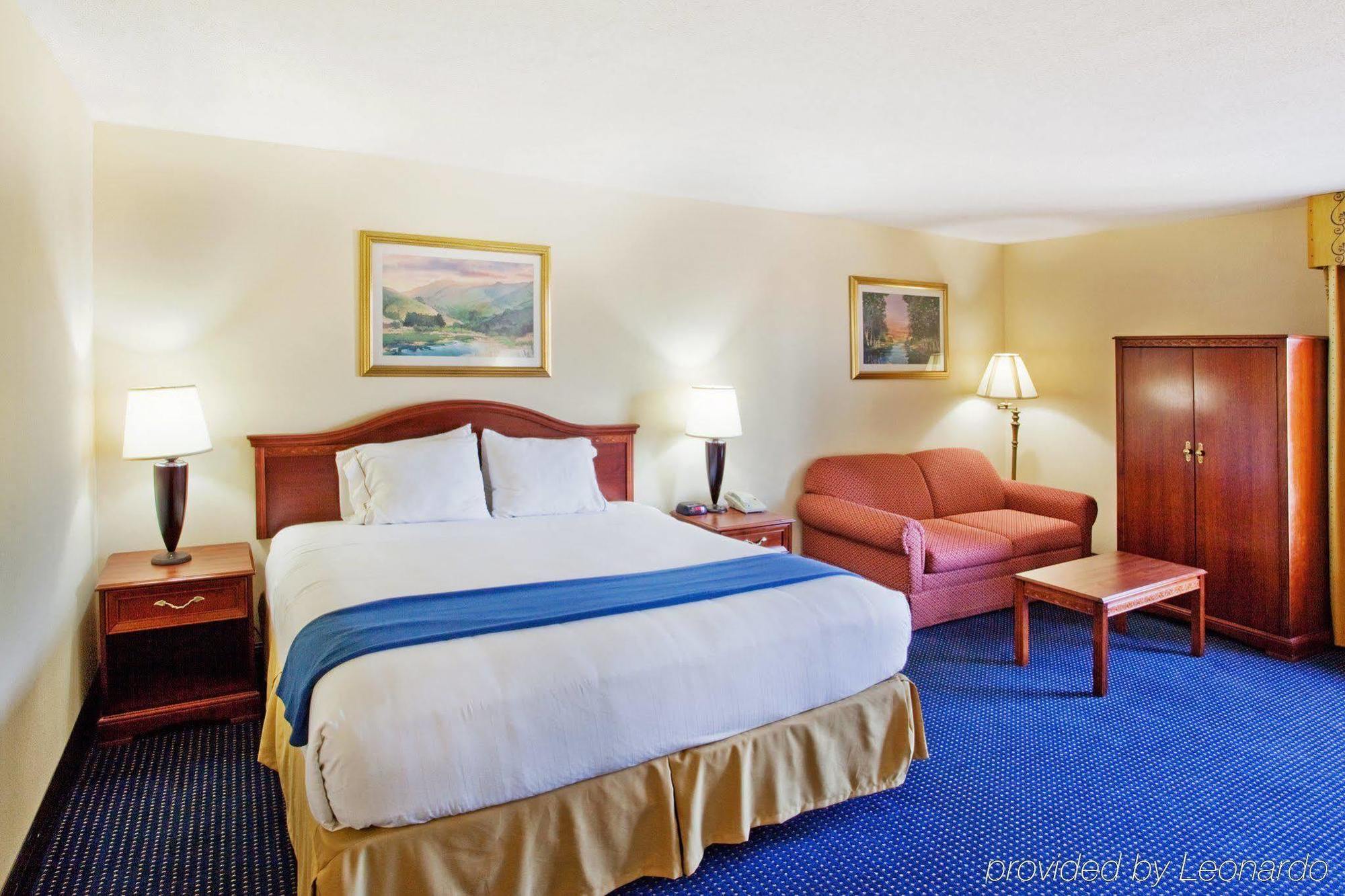 Holiday Inn Express & Suites Atlanta Perimeter Mall Hotel By Ihg Sandy Springs Zimmer foto
