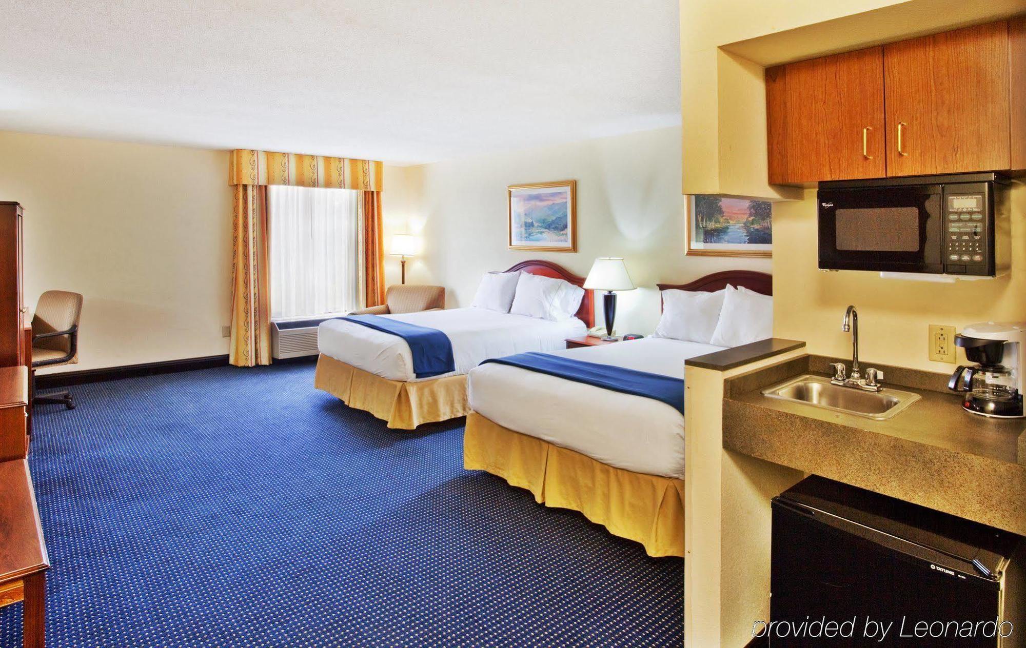 Holiday Inn Express & Suites Atlanta Perimeter Mall Hotel By Ihg Sandy Springs Zimmer foto