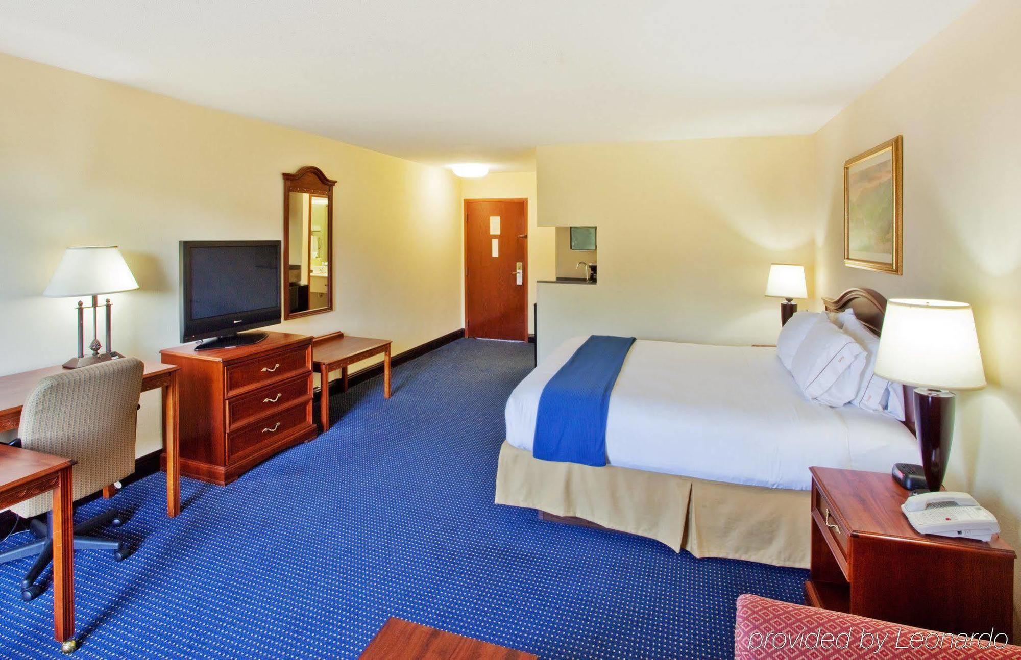 Holiday Inn Express & Suites Atlanta Perimeter Mall Hotel By Ihg Sandy Springs Zimmer foto