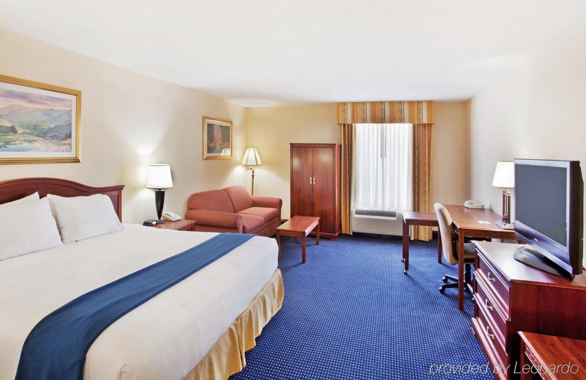 Holiday Inn Express & Suites Atlanta Perimeter Mall Hotel By Ihg Sandy Springs Zimmer foto